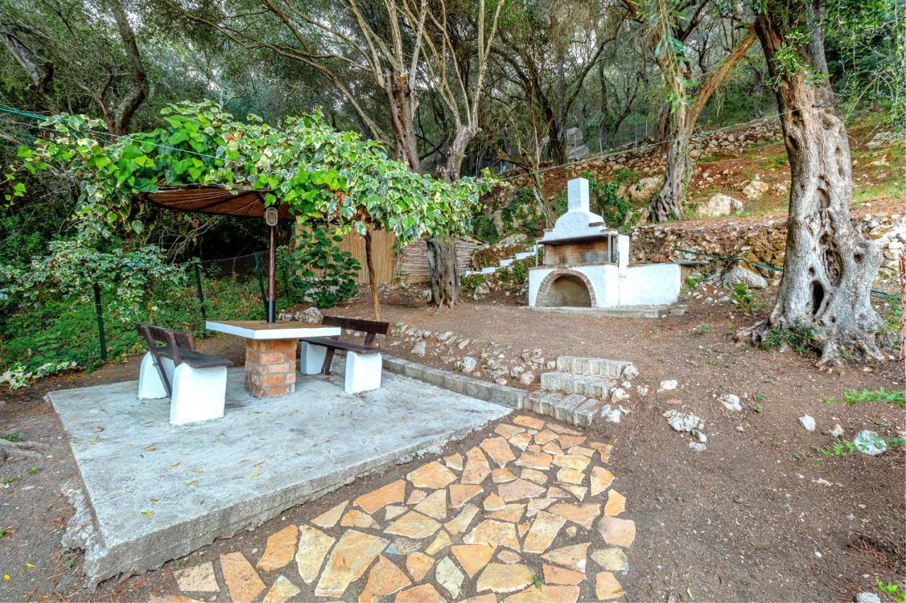 Manteshouse Villa ปาเลโอกัสไตรซา ภายนอก รูปภาพ